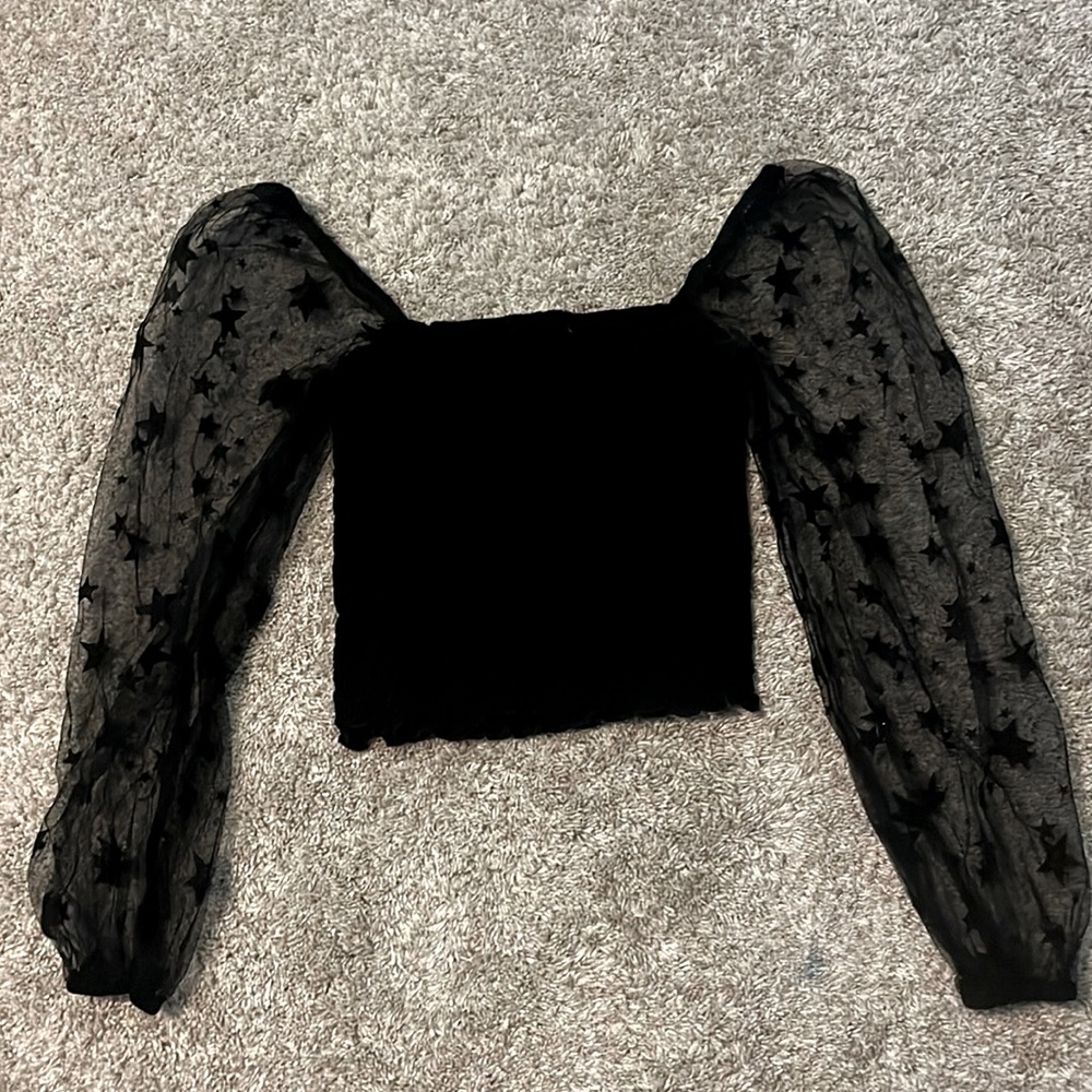 Black Puffy Star Sleeve Crop Top